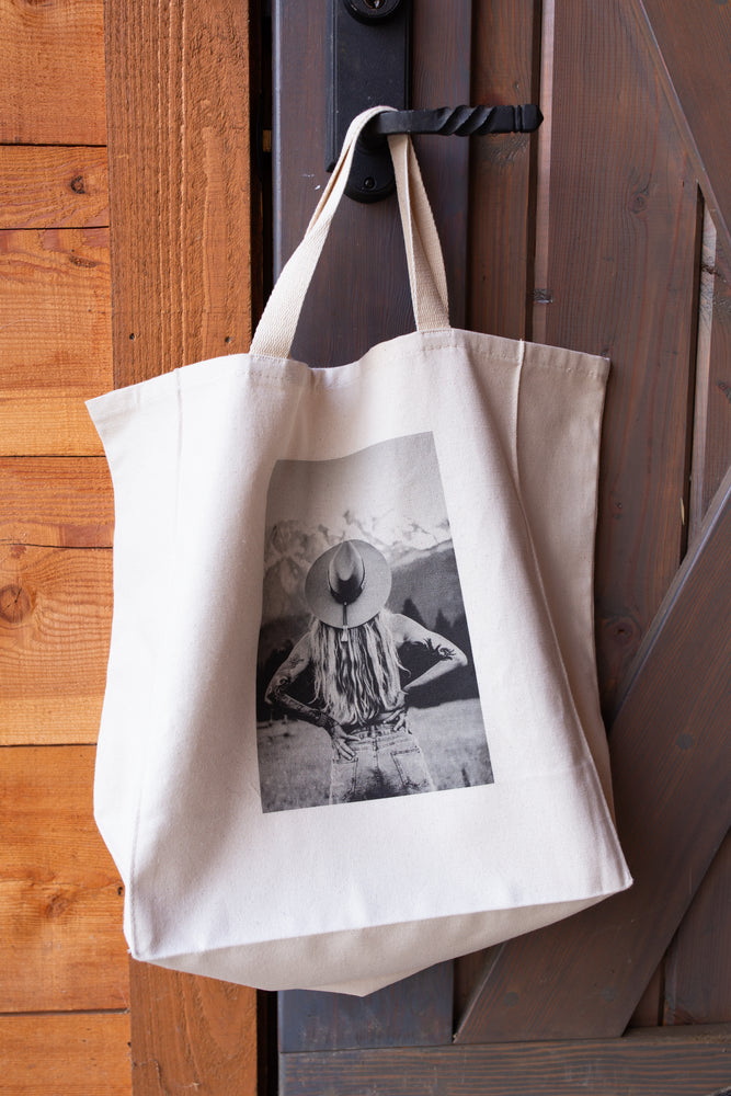 TOTE BAG XL STYLE woman and mountains